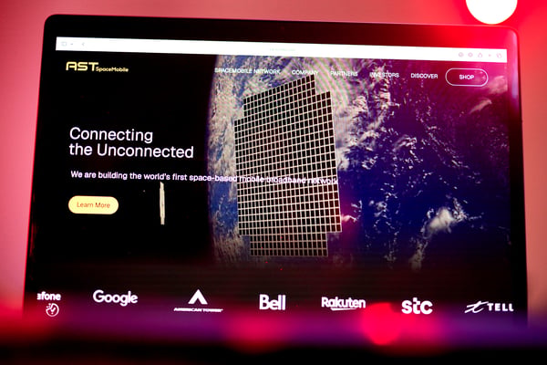 AST SpaceMobile missed earnings estimates but kept its full-year revenue outlook