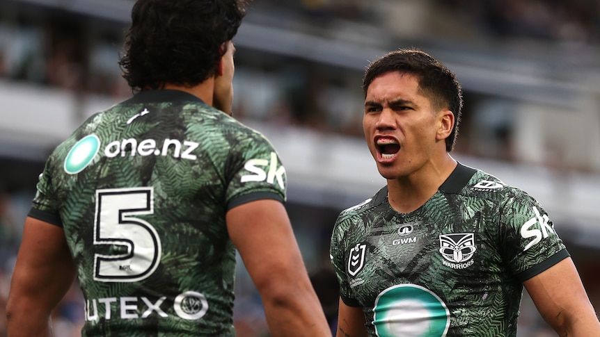 Live: Warriors aim to wrap up NRL minor premiership