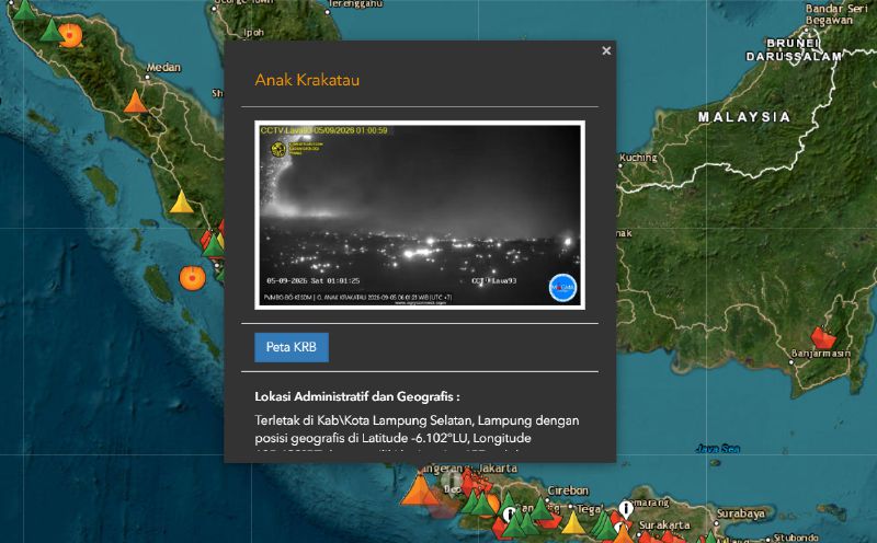 Anak Krakatau continues to erupt, lava fountains reported