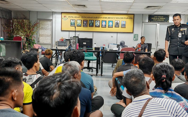 Foreign workers flee as Immigration officers raid plantation, construction sites in Pahang