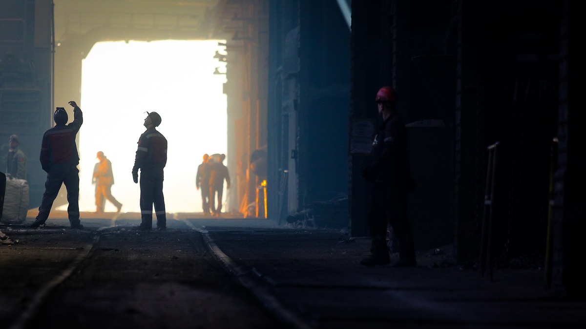 Russian nighttime ballistic strike kills 7 at Zaporizhstal, wounds 21, mill suspends operations