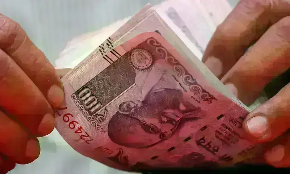 Indian bonds slip as crude hovers near $90