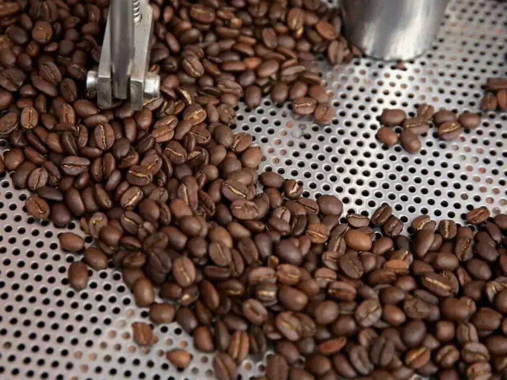 Arabica coffee rallies to three-week high while raw sugar hovers near 10-month peak