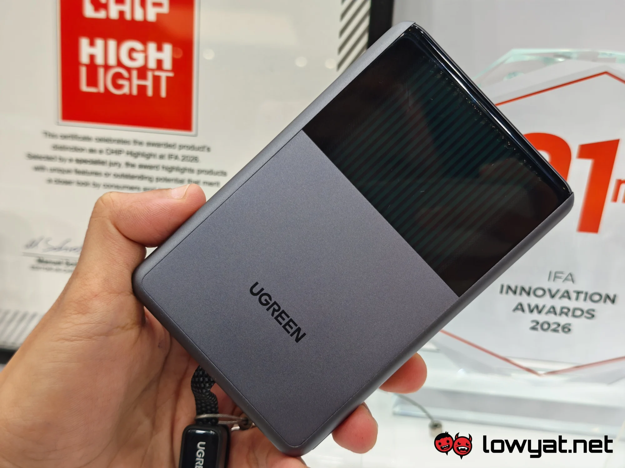The UGREEN MagFlow Pro Is The First Power Bank With Built-In Liquid Cooling