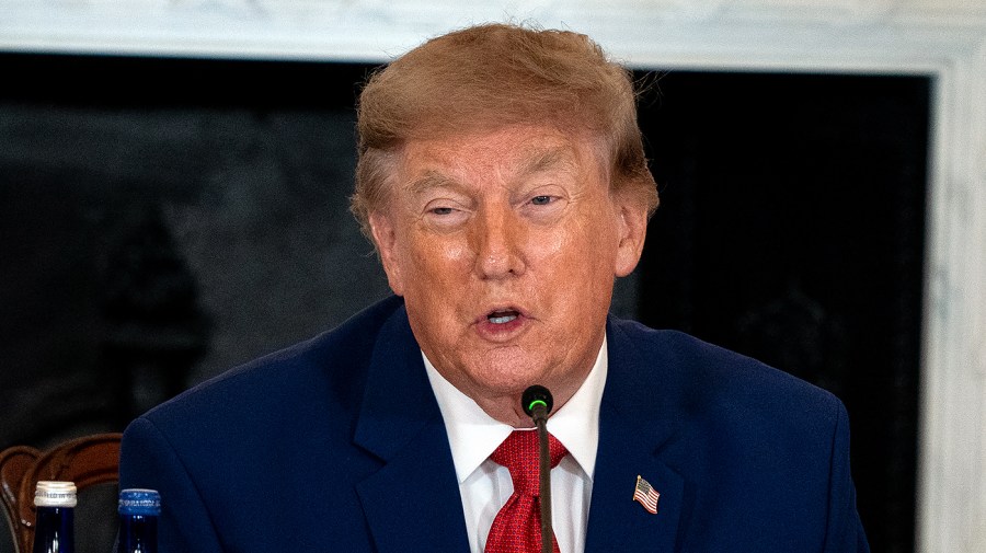 DOJ opinion extends executive privilege to president's communications with private advisers
