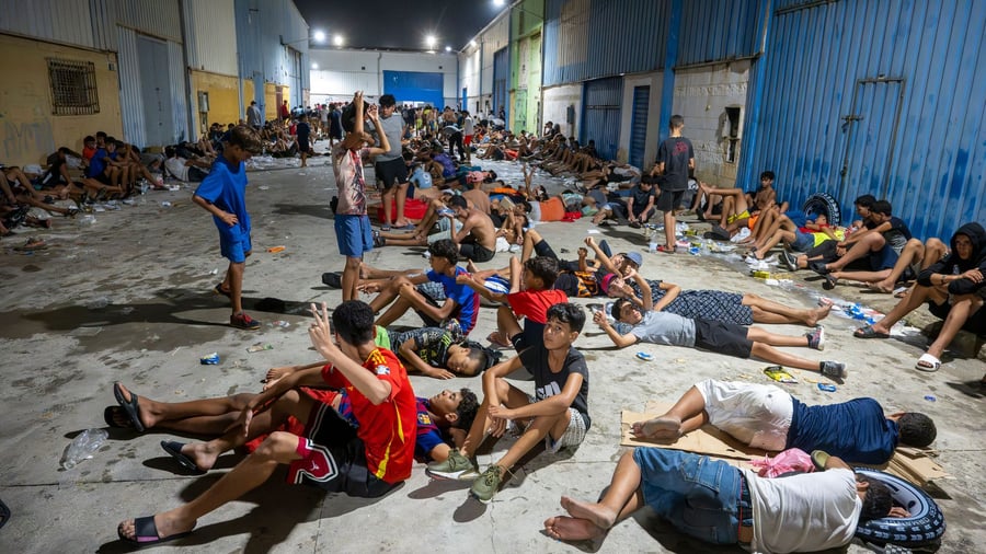 Falschbehauptungen im Netz: EU: Mehr Faktenchecks bei TikTok und Meta nach Ceuta-Krise