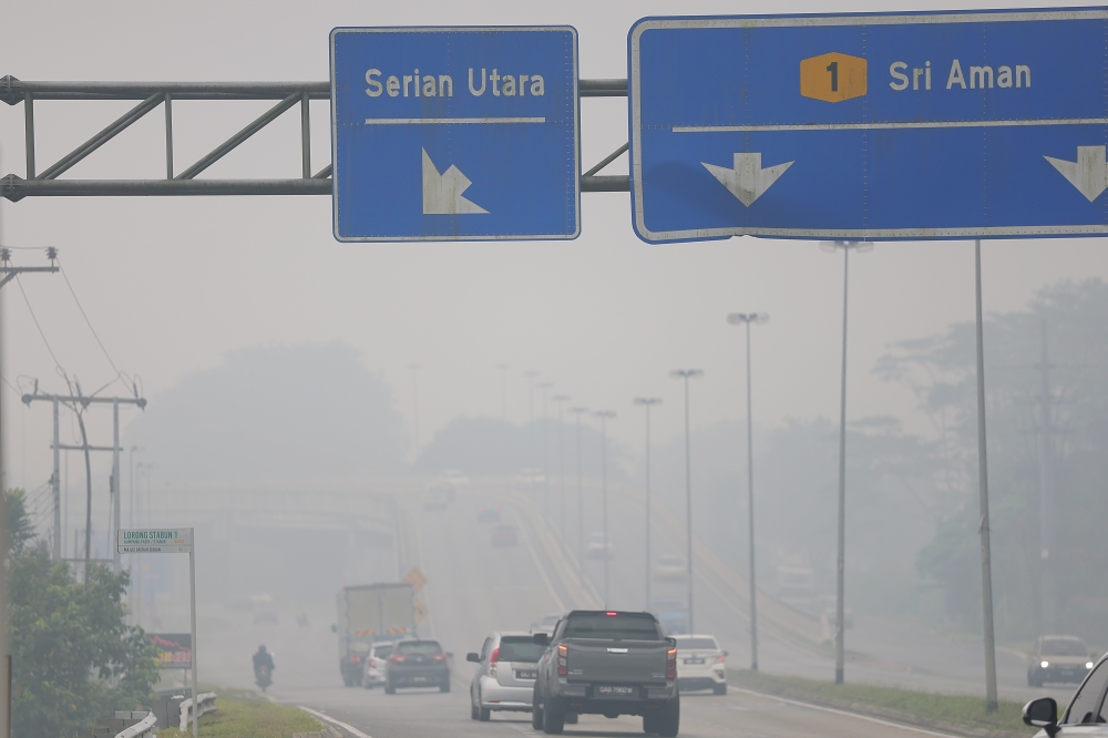 Emergency remains: Uggah says Serian still under haze alert despite API improvement