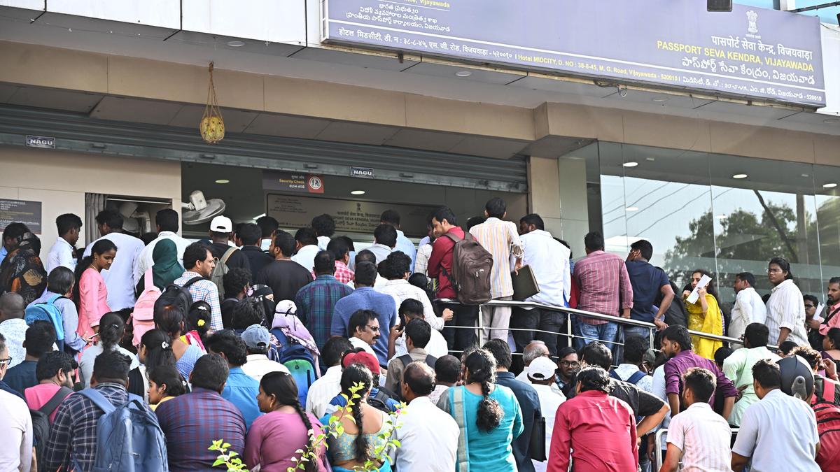 Server outage makes passport applicants fret and fume in absence of official information