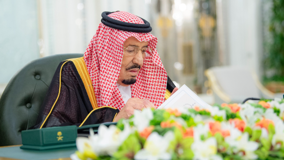 King Salman hails trilateral summit for establishing long-term defense partnership