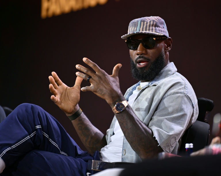 LeBron's Sixers hope to spoil Knicks party on NBA opening night