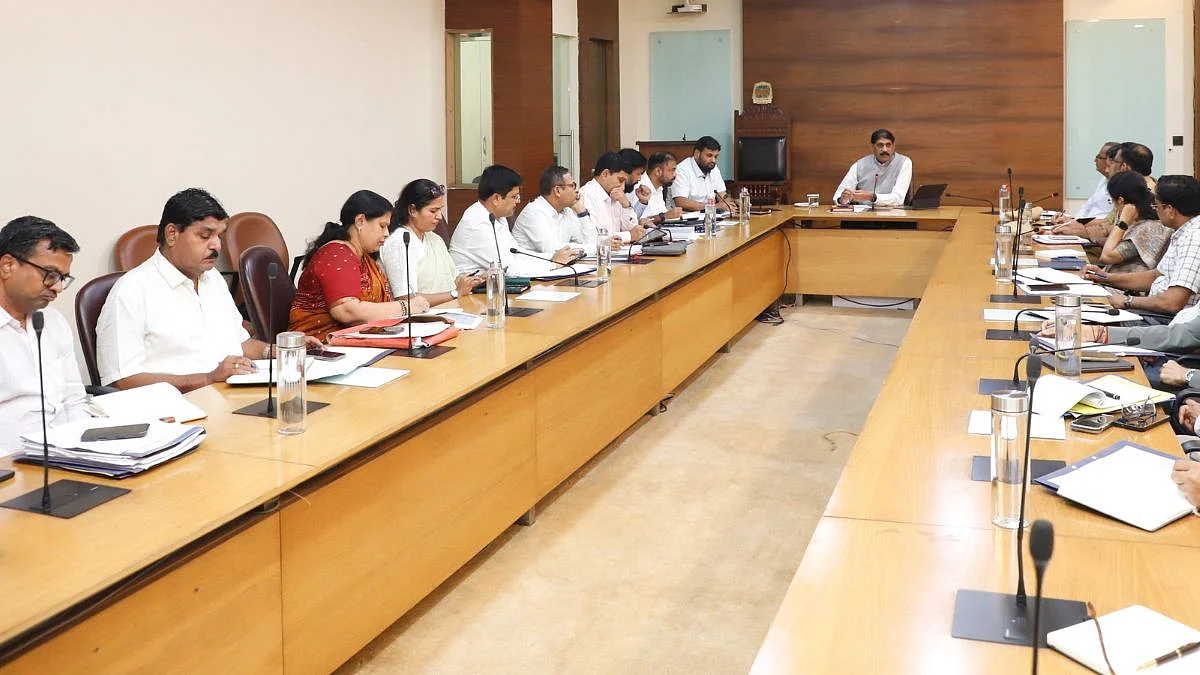 Navi Mumbai Ganeshotsav 2026: NMMC Chief Dr Kailas Shinde Orders Drive Against Hawkers, Paan Shops Near Schools