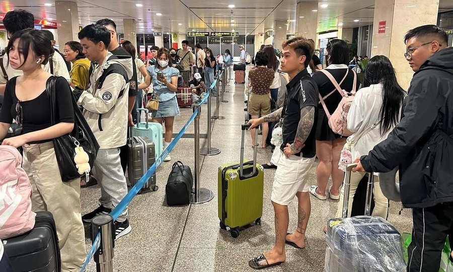 Vietnam's busiest airport Tan Son Nhat halts all flights for 2 hours after drone intrusion