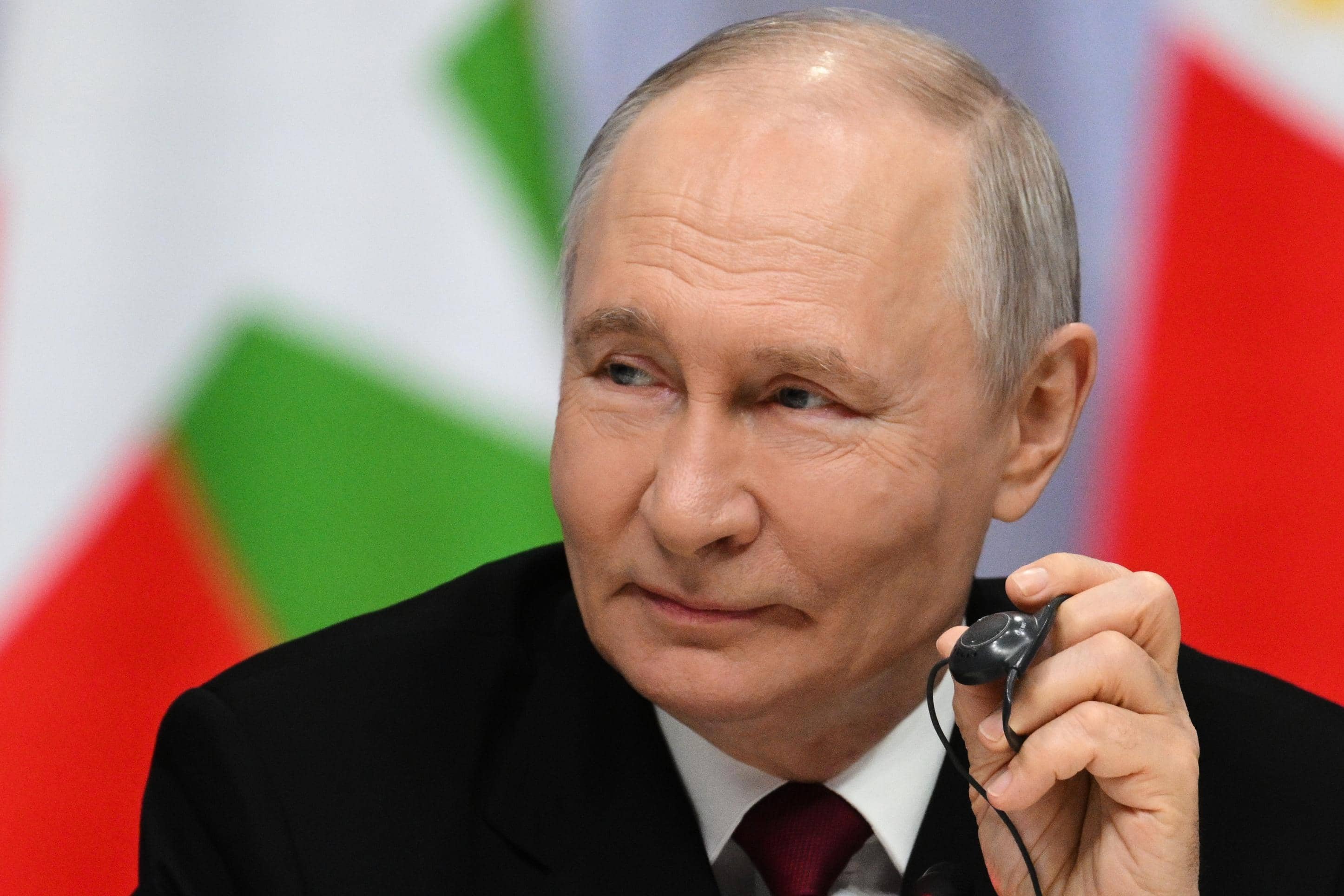 Putin pauses strikes on Kyiv for 72 hours as US envoys visit Russia