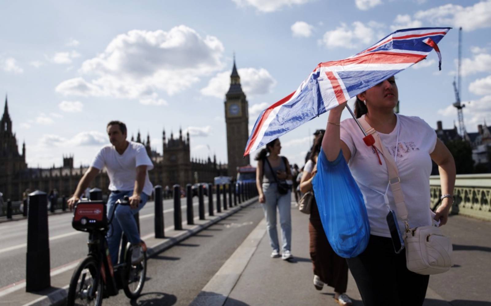 UK ‘on course’ to record warmest summer for second year in a row