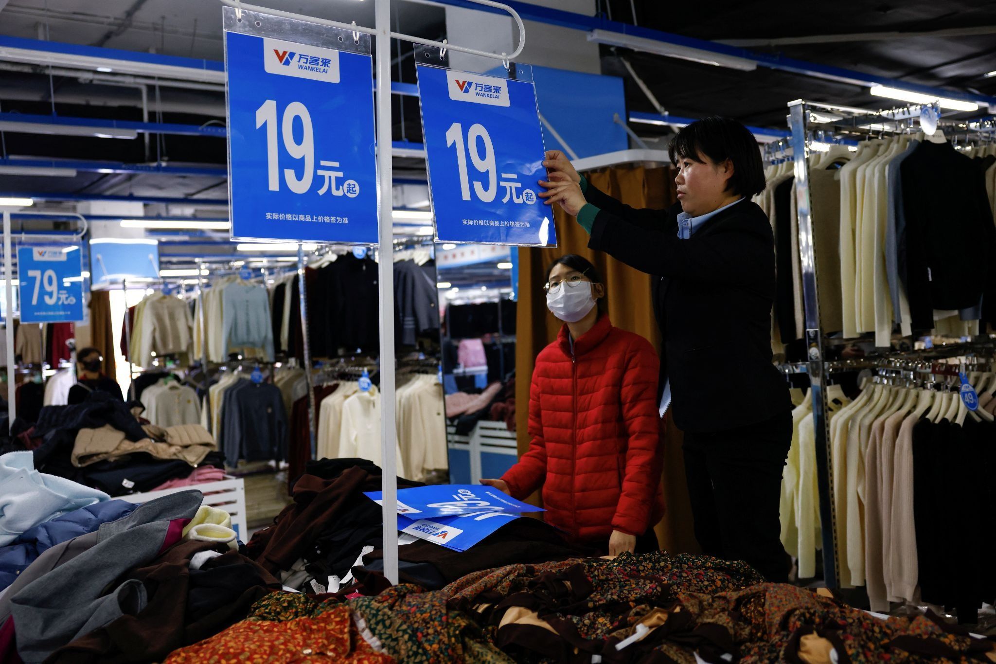 China's economic woes are deep, prominent economist argues
