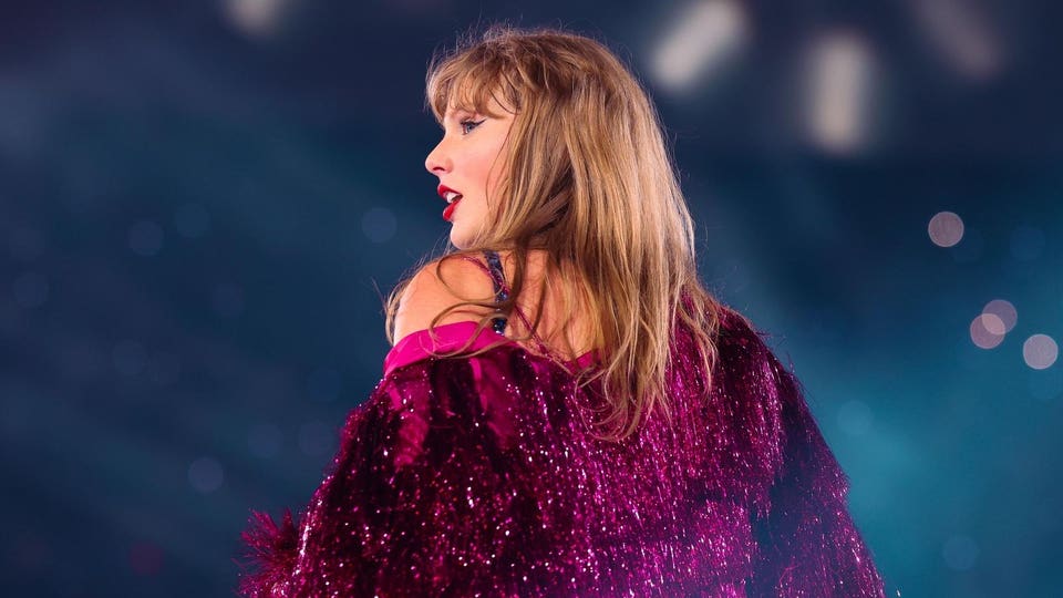 Taylor Swift’s Former No. 1 Hit Mounts A Surprising Return