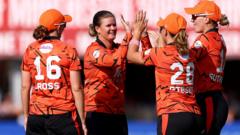 Sunrisers hammer Super Giants to reach knockouts