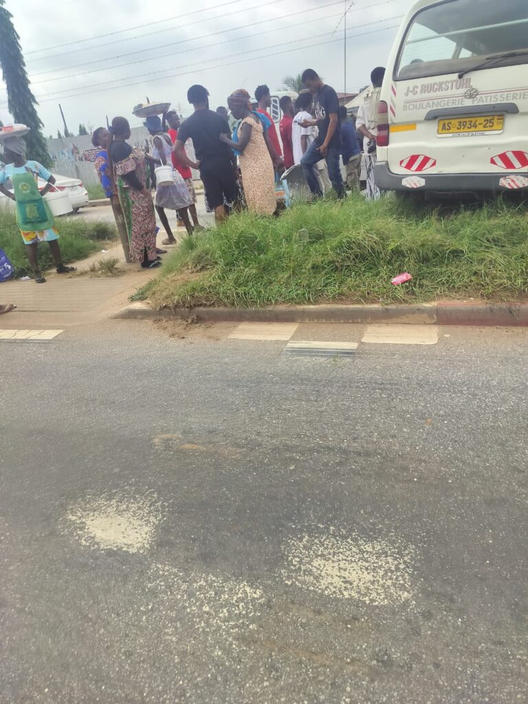 Family, passengers injured in ghastly road crash at Ejisu