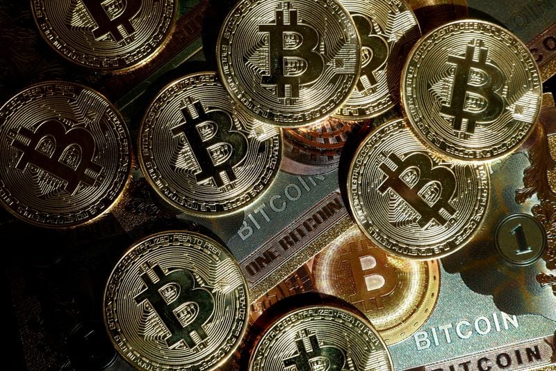 Crypto vs quantum computing: how Bitcoin and quantum ETFs compare today