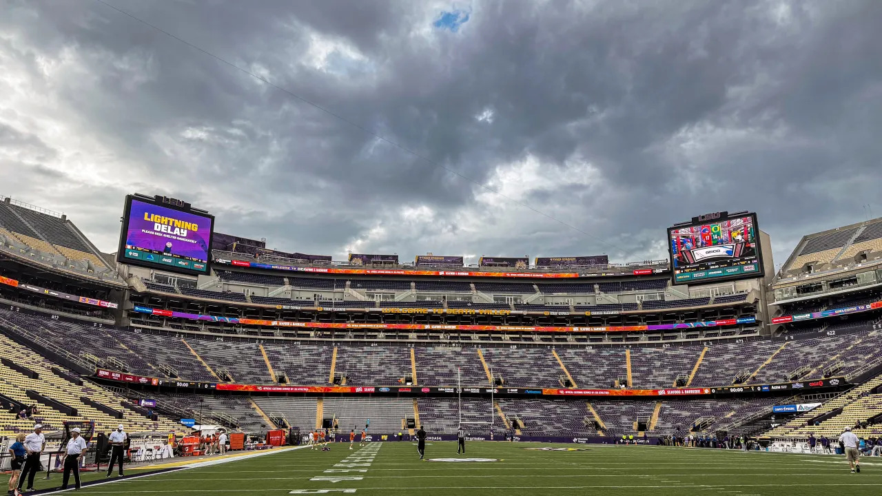 LSU-Clemson weather updates: Storms in Baton Rouge delay kickoff significantly