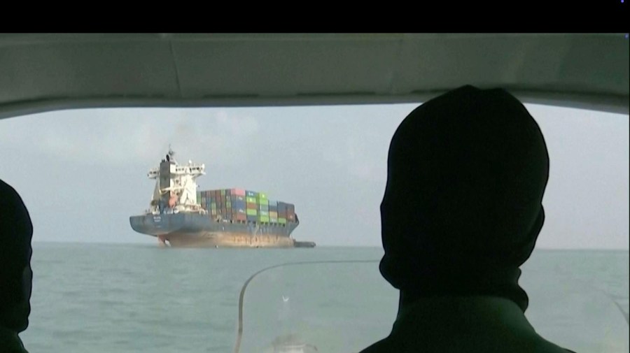 Shipping traffic in Gulf of Hormuz falls to 6 vessels