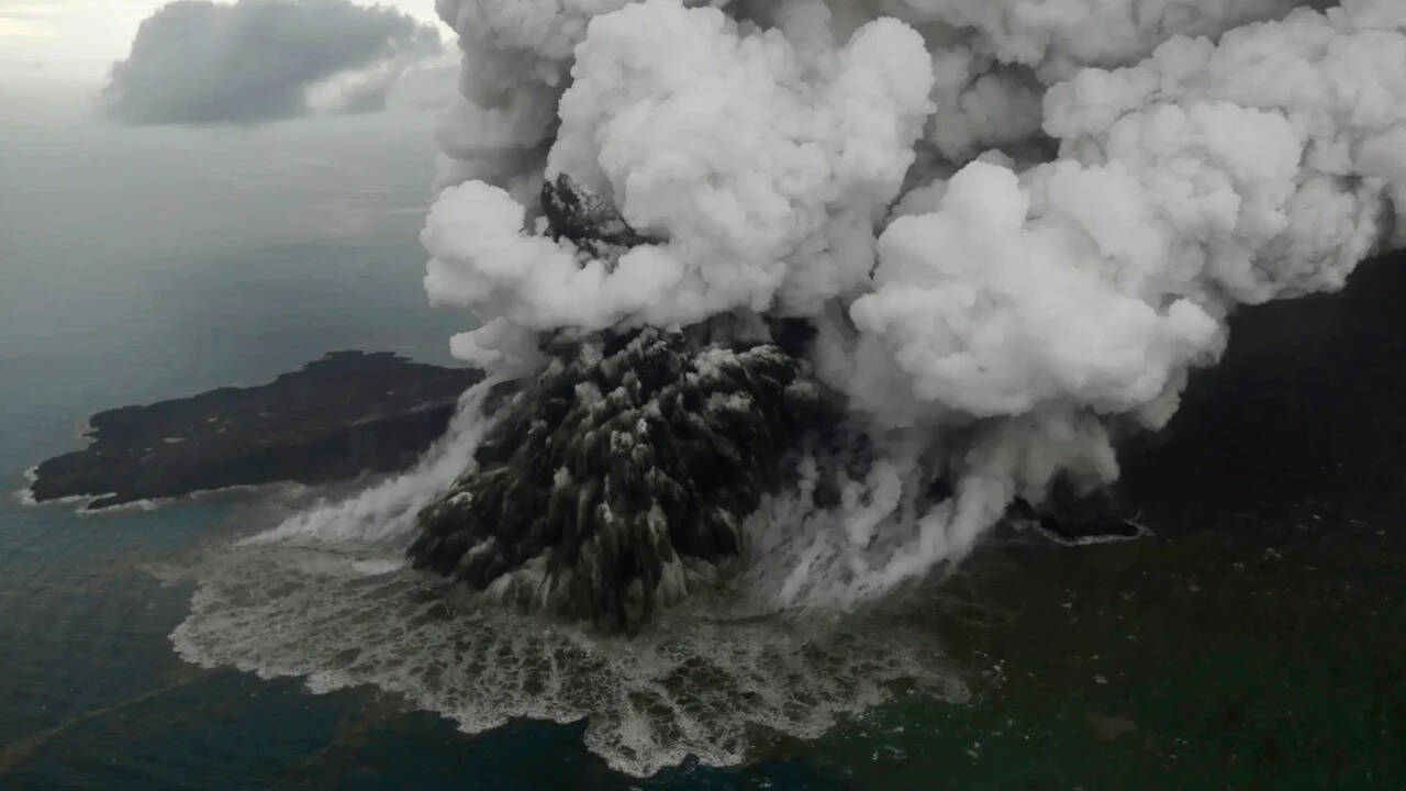 Indonesia: Ash plume soars 50,000 feet as Krakatau volcano explodes; flights hit