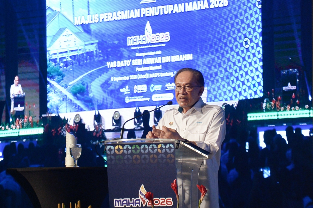 Anwar: MACC to investigate fertiliser‑supply delay to paddy farmers in Kedah; errant contractors may face termination