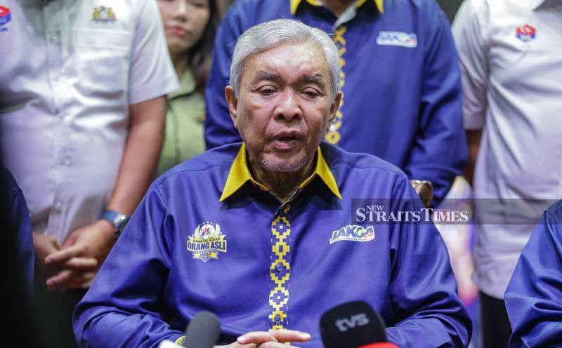 Zahid: Cloud seeding extended to improve deteriorating air quality in Sarawak