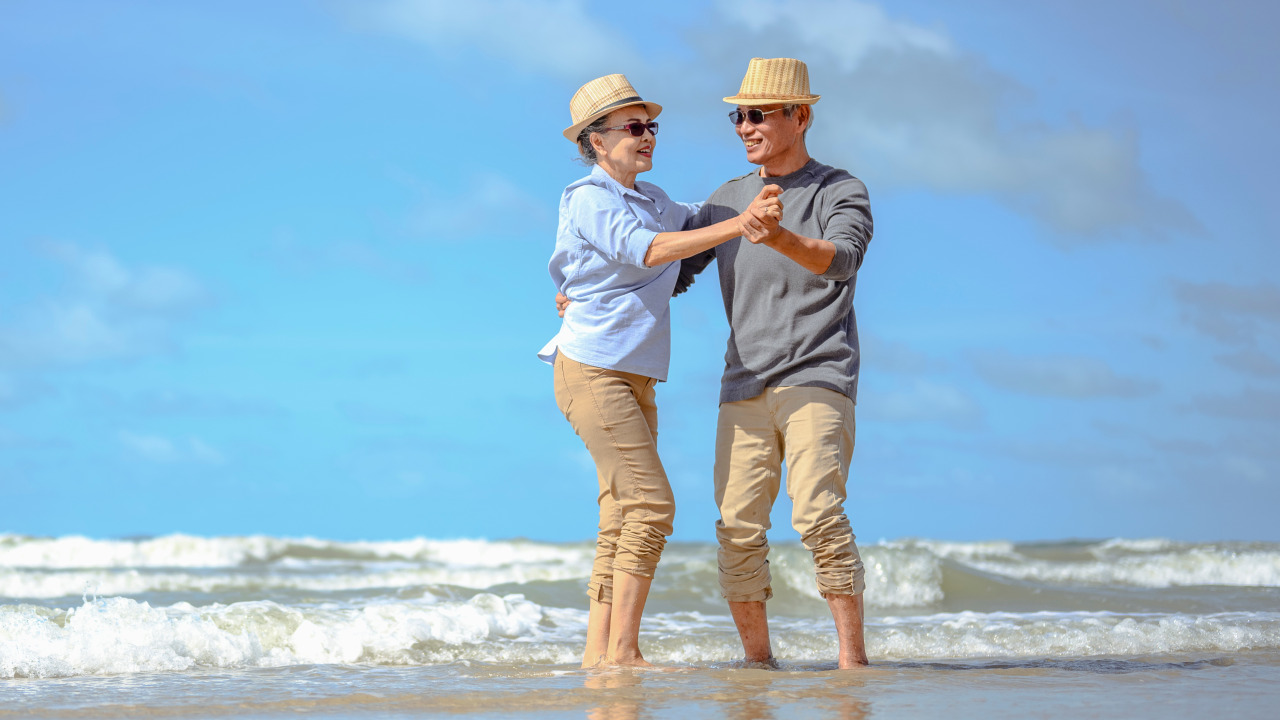 Retirees have fewer options and less ability to recover from setbacks. Here's when today's average American is retiring