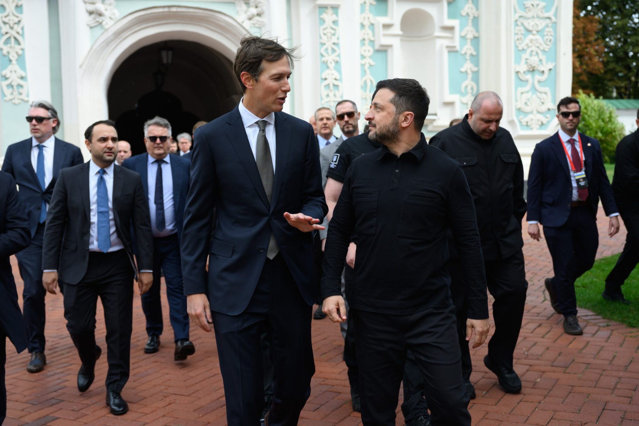 U.S. envoys Witkoff and Kushner arrive in Kyiv after talks with Putin fail to produce breakthrough while both sides continue to exchange fire