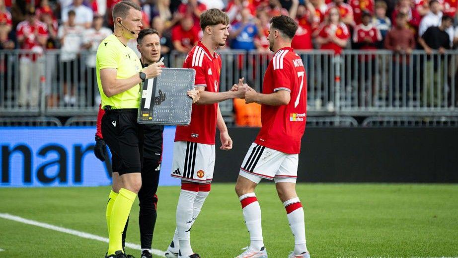 Mount set to miss Man Utd's Dublin game with Leeds