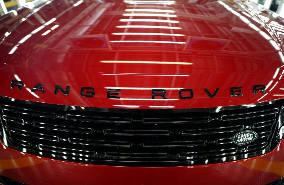UK business minister to meet Jaguar Land Rover CEO over job cuts