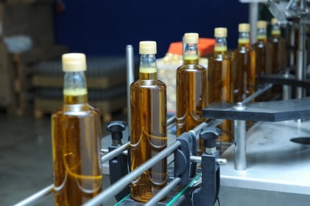 ICE canola futures drop as soyoil declines