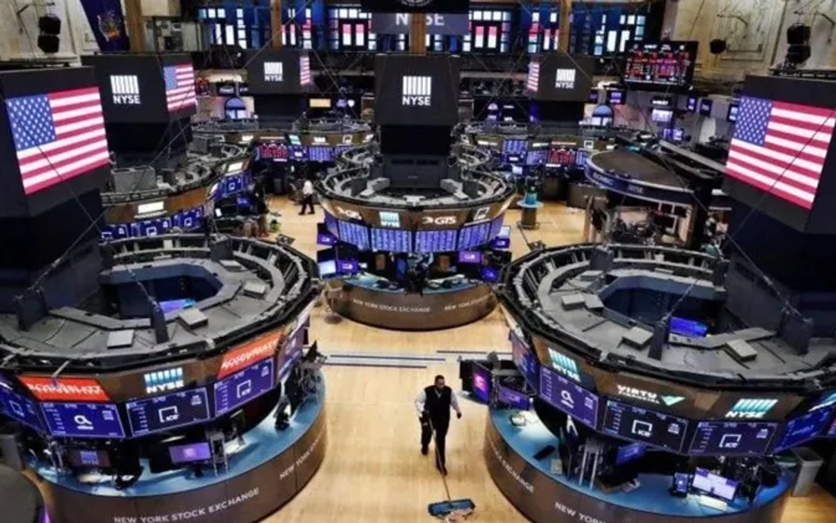 US stock indexes close lower as Amazon and Alphabet shares fall