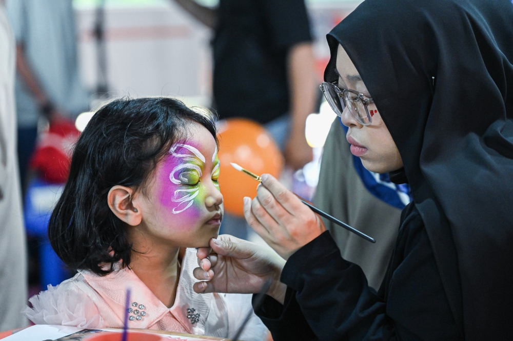 Face painting helps animation students unleash creativity, earn extra pocket money