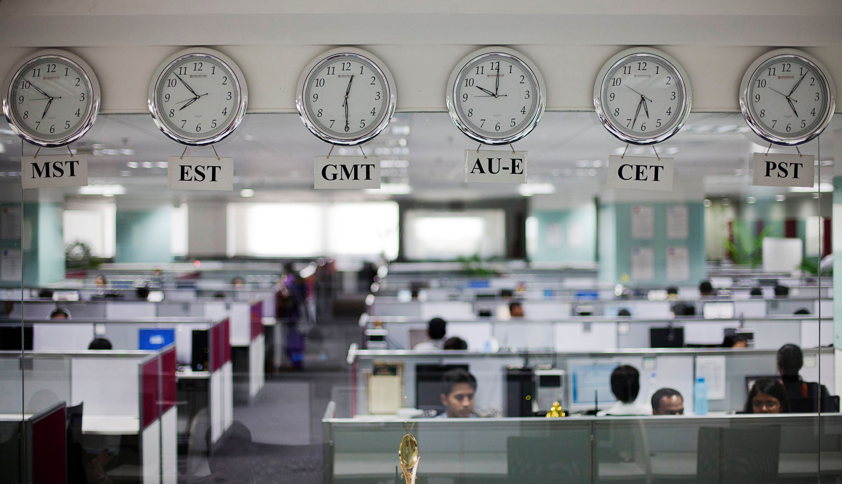 India's IT sector downsizes amid AI disruption