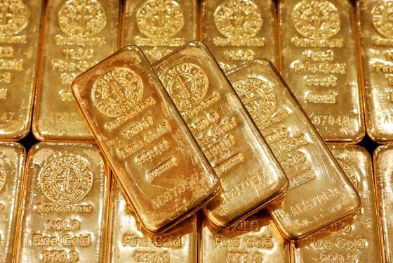Gold trapped at $4,444 in bull-bear standoff: Live levels