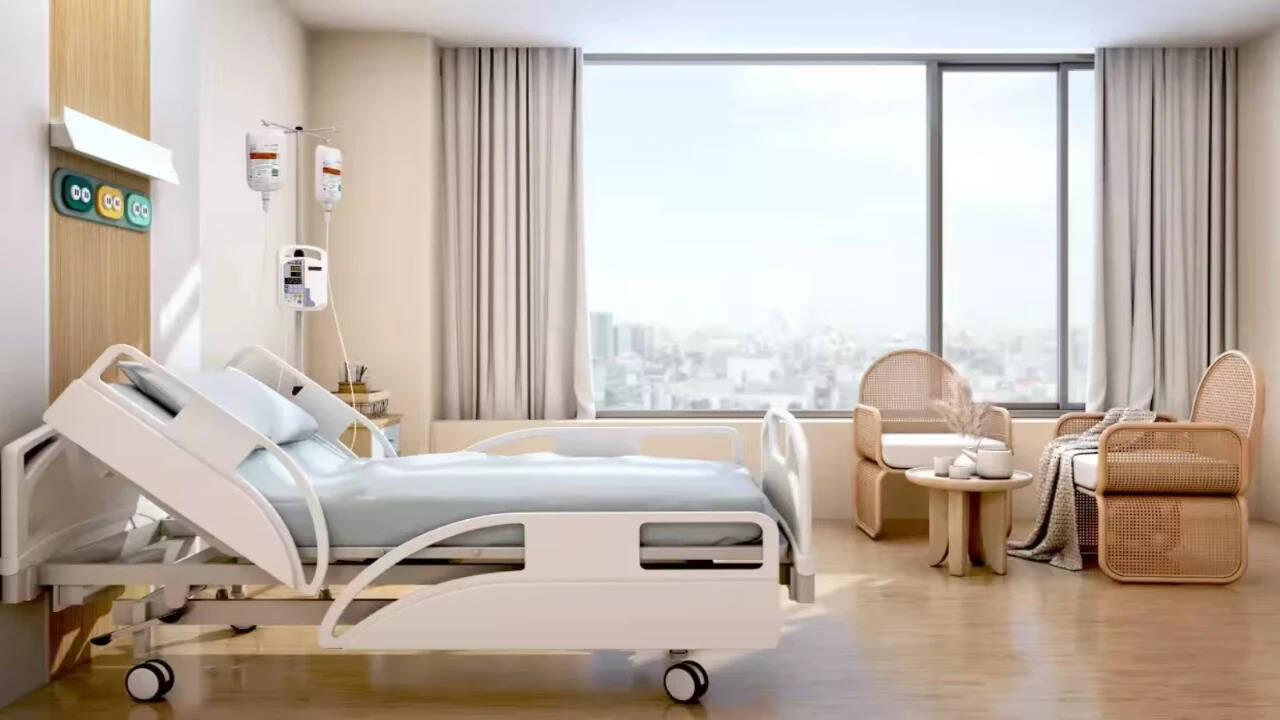 Benchmark hospital room cost against 3-star hotel tariff: Panel