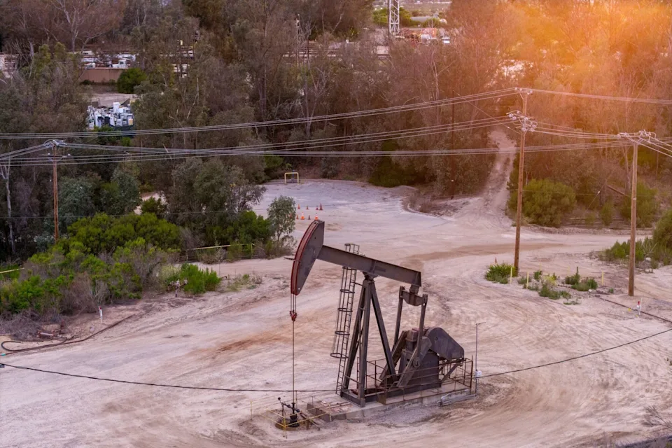 Goldman Sachs Warns of $120 Oil as Mideast Shipping Risks Escalate