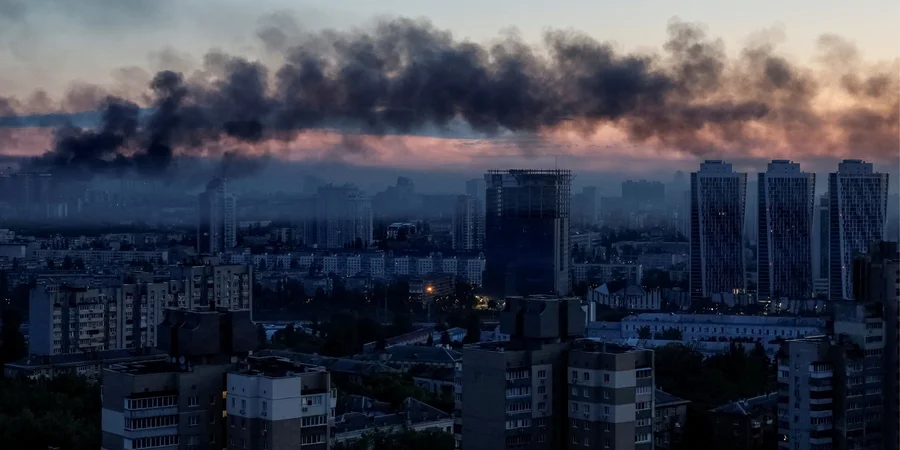 Kyiv stockpiles food, water for winter power outages