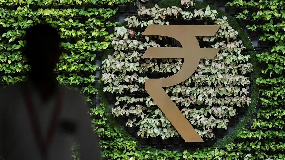 Rupee falls 7 paise to close at 94.50 against US dollar