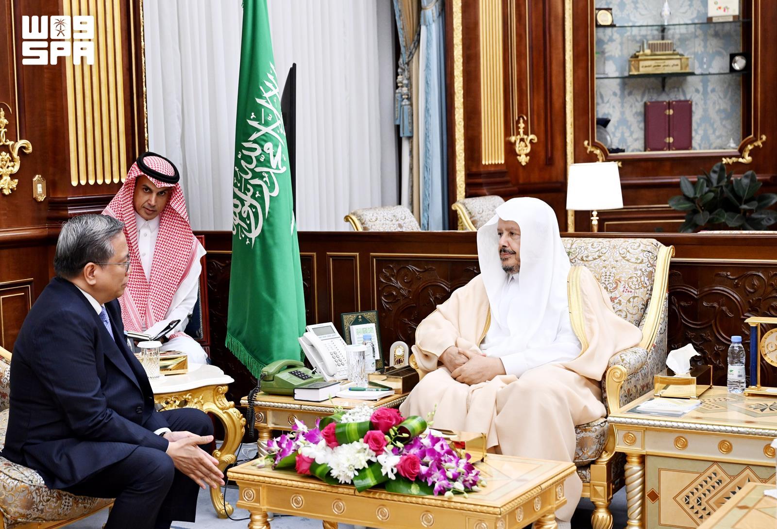 Shoura Council chairman, Philippine ambassador discuss parliamentary ties