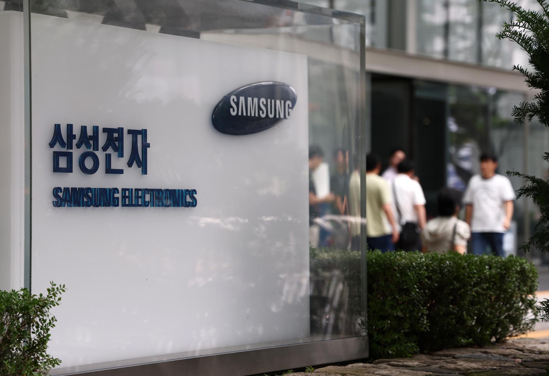 Samsung extends lead in global DRAM market with 39% share: report