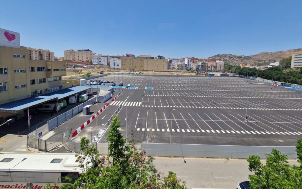 Malaga Hospital Civil opens 750-space car park but drivers face parking charges and low-emissions ZBE warning