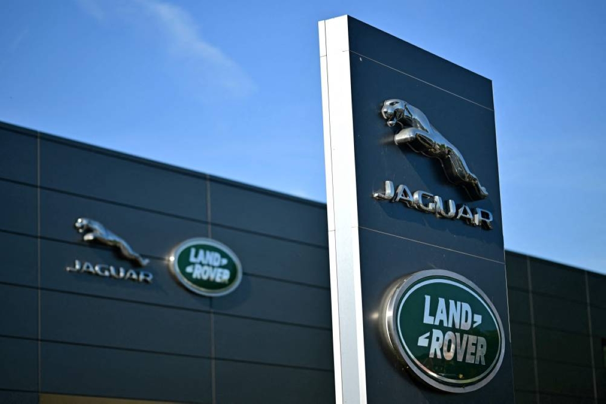 Jaguar Land Rover to cut nearly 10% of workforce under turnaround plan