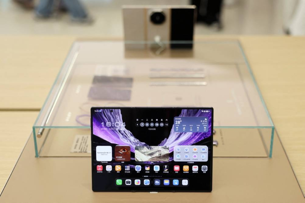 Huawei launches new foldable smartphone