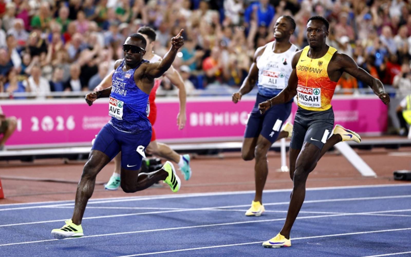 Britain’s Glave upstages Jacobs to win European 100m gold