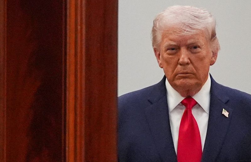 Trump demands Bombardier quit US market unless it builds planes there