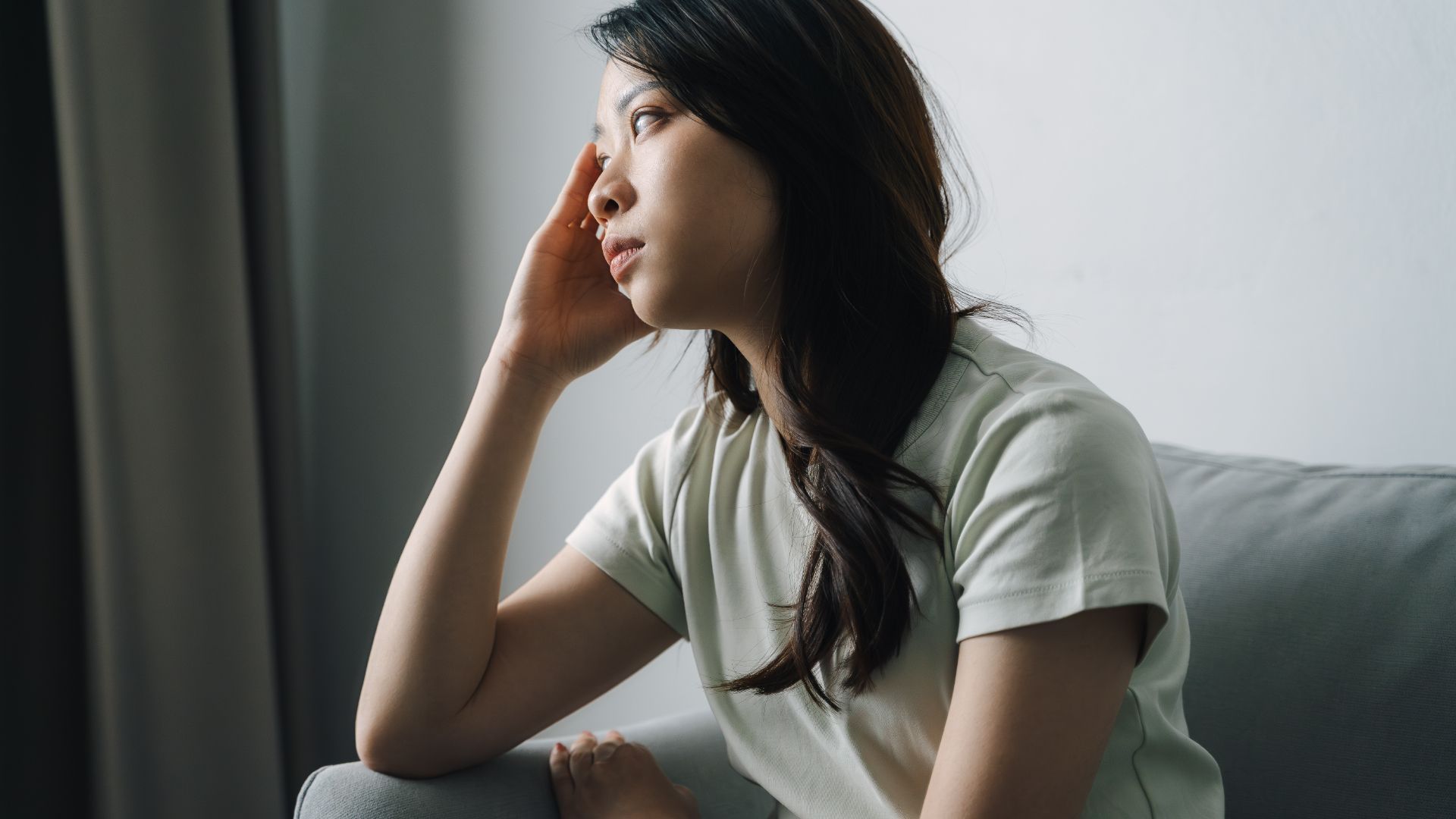 28 y/o Singaporean hesitant to move abroad because of ‘filial piety’: ‘I feel a lot of guilt about leaving my parents behind’