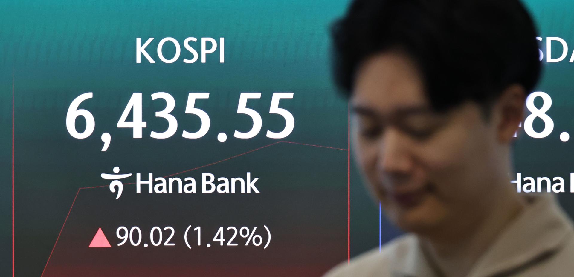 Seoul shares open higher despite US losses amid Middle East pessimism